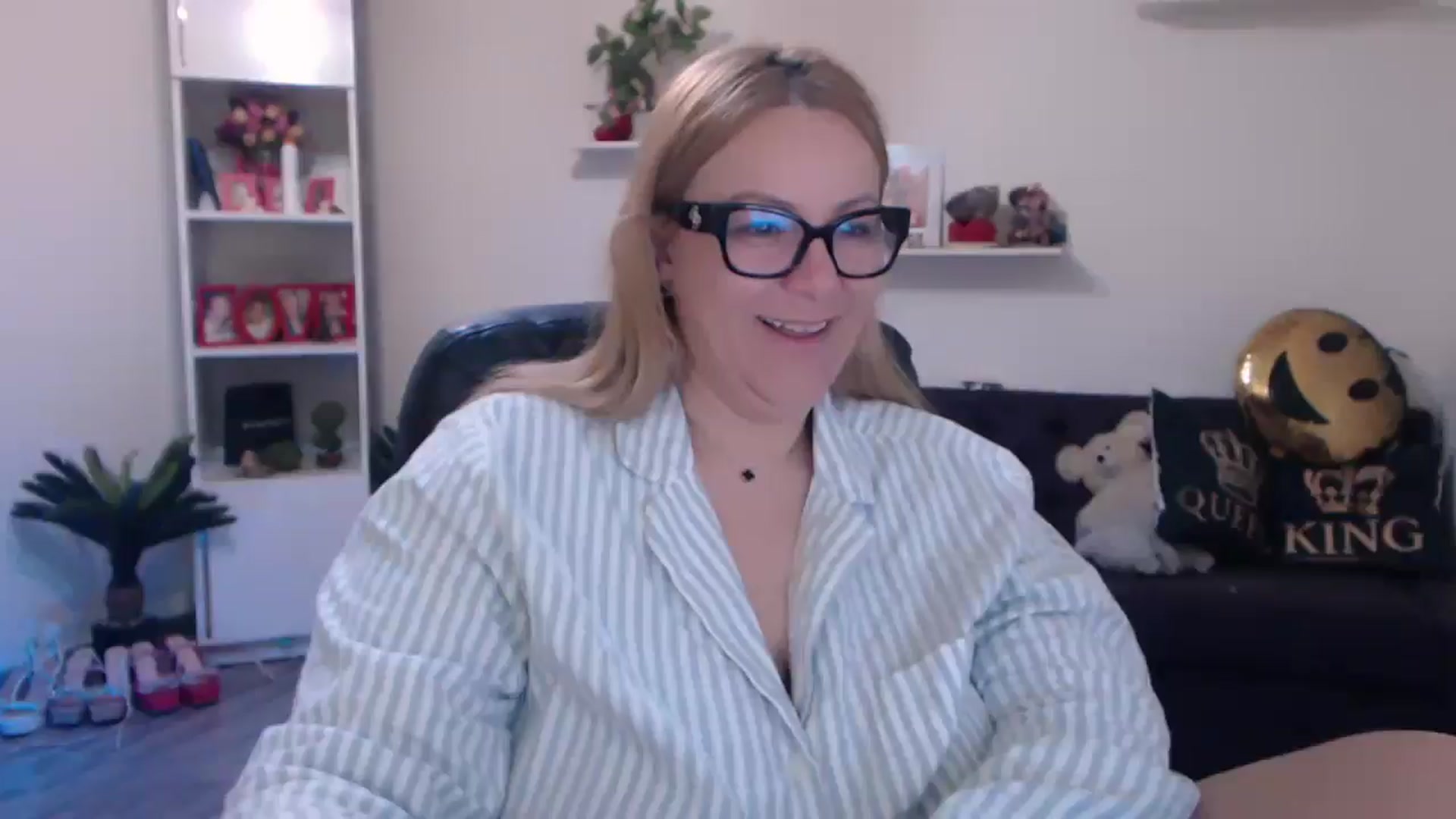 Gallery image thumbnail from A_baby_Boo's myfreecams stream on, 03/08/2025, 09:22 image 18 of 20