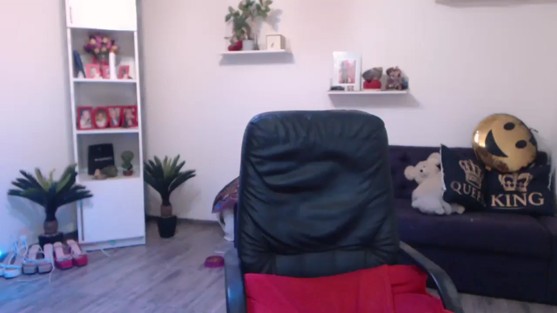 Gallery image thumbnail from A_baby_Boo's myfreecams stream on, 03/09/2025, 11:51 image 12 of 20