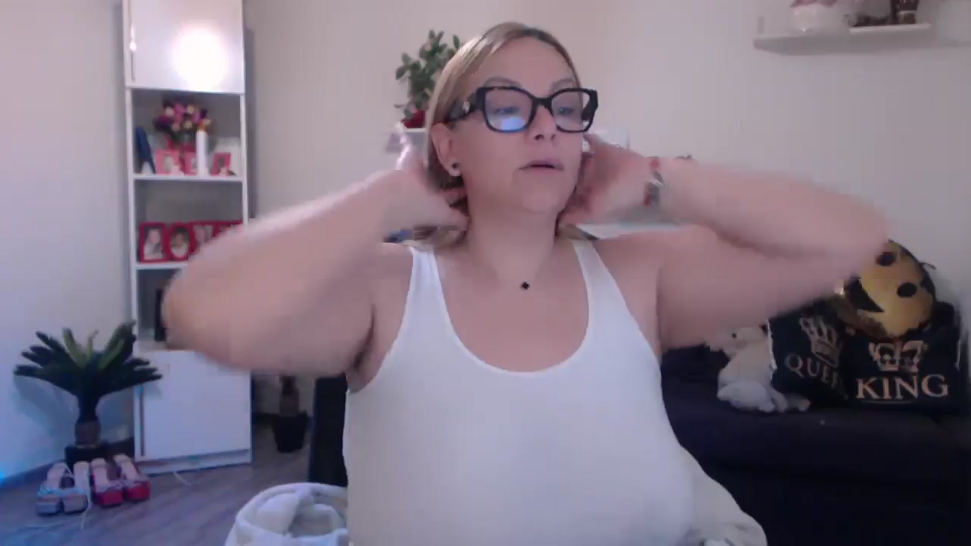 Gallery image thumbnail from A_baby_Boo's myfreecams stream on, 03/10/2025, 09:51 image 2 of 20
