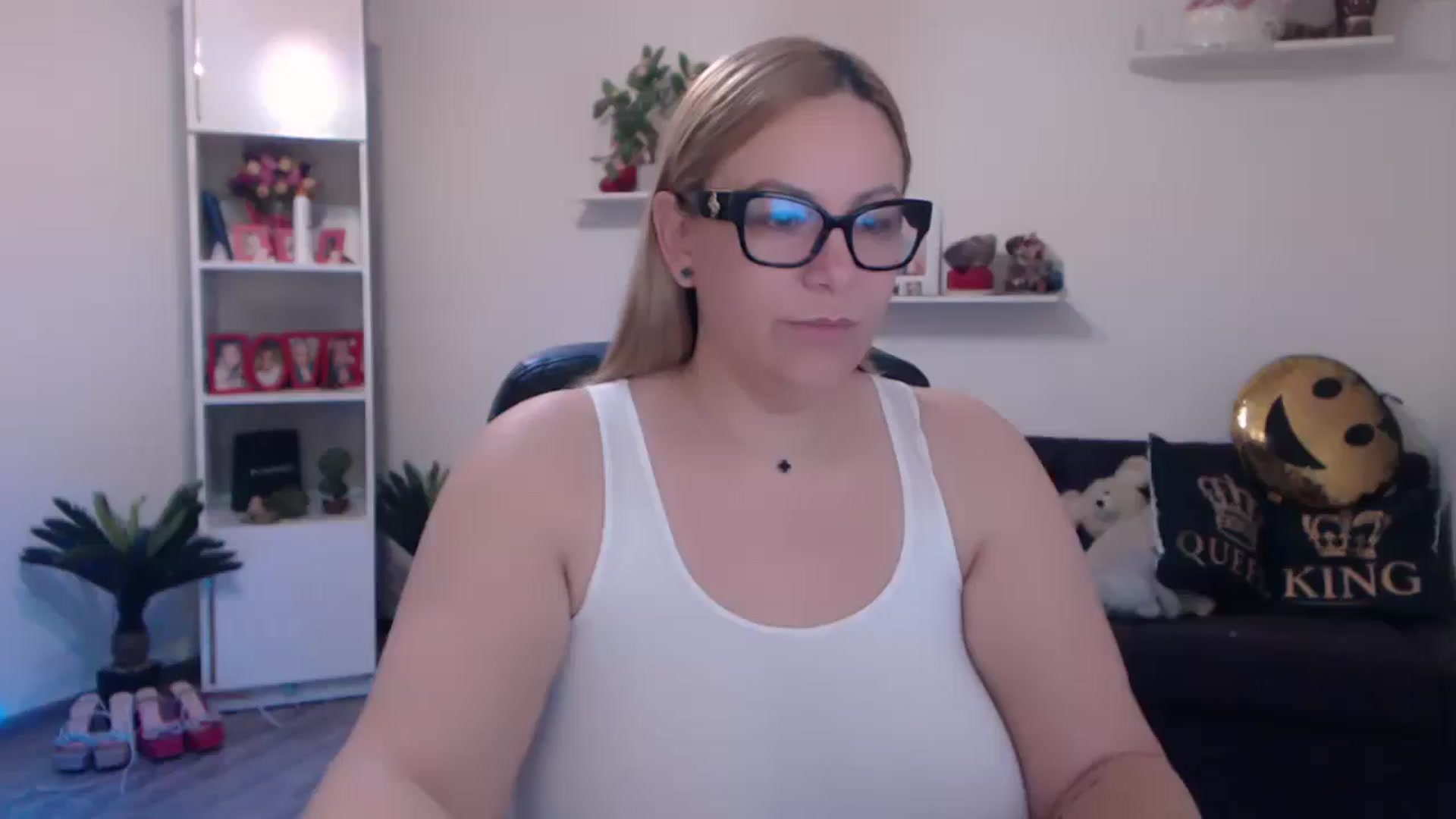 Gallery image thumbnail from A_baby_Boo's myfreecams stream on, 03/10/2025, 09:51 image 5 of 20