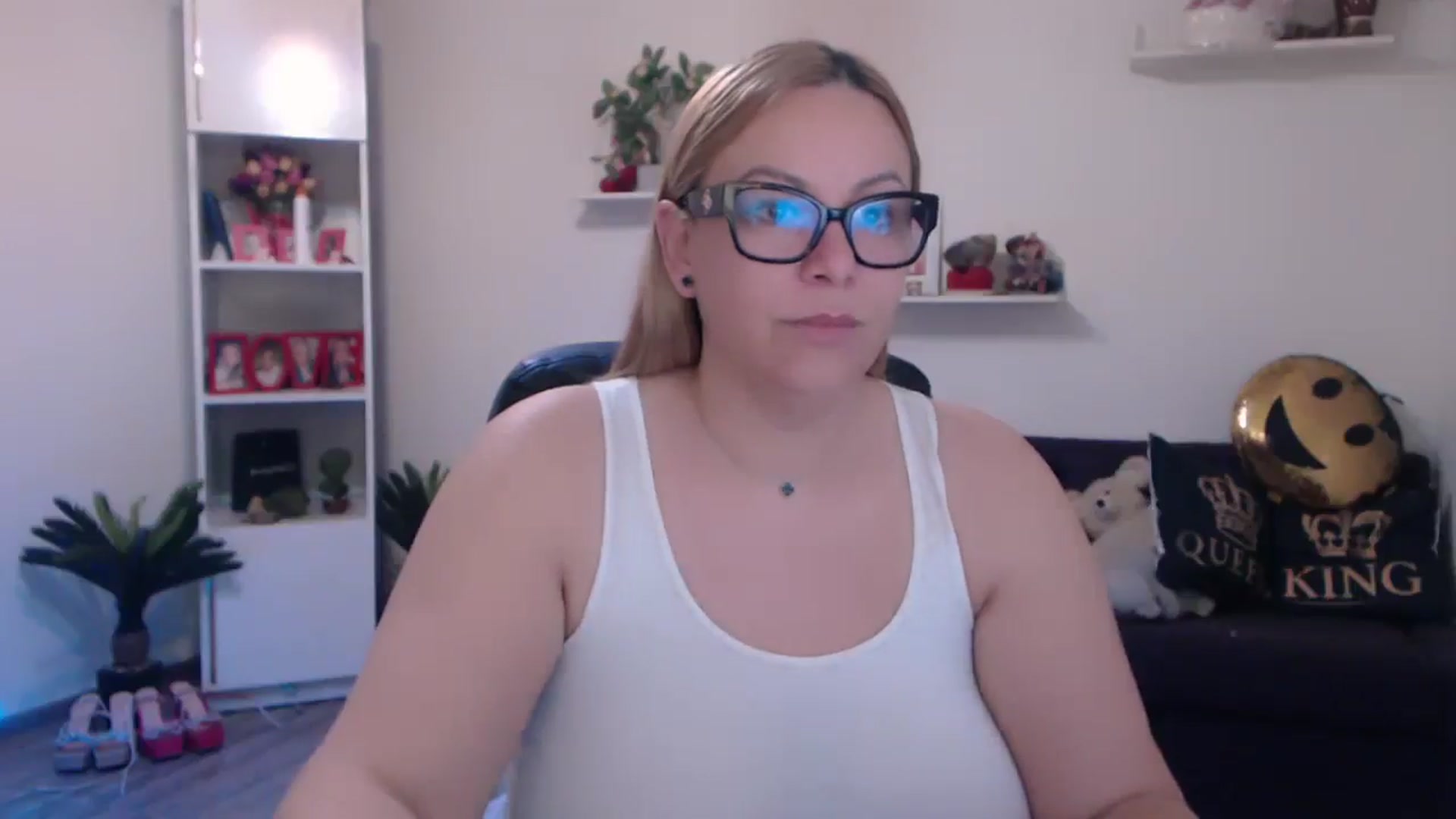 Gallery image thumbnail from A_baby_Boo's myfreecams stream on, 03/10/2025, 09:51 image 4 of 20