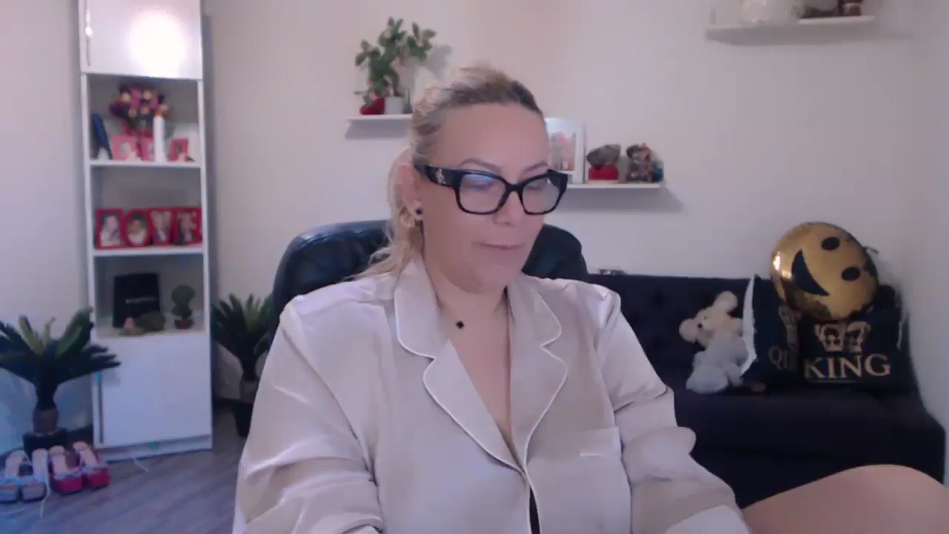 Gallery image thumbnail from A_baby_Boo's myfreecams stream on, 03/11/2025, 09:06 image 6 of 20