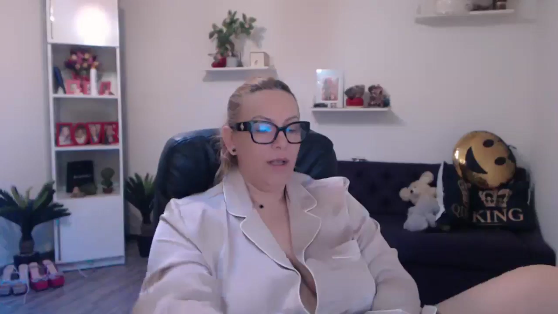 Gallery image thumbnail from A_baby_Boo's myfreecams stream on, 03/11/2025, 09:06 image 8 of 20