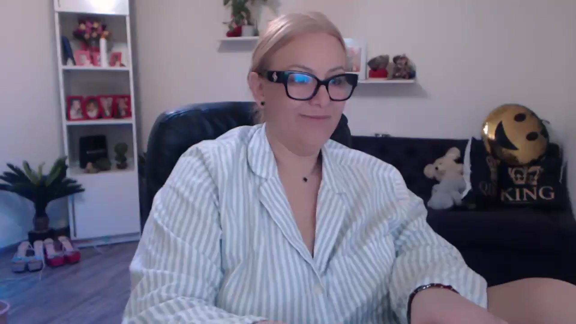 Gallery image thumbnail from A_baby_Boo's myfreecams stream on, 03/13/2025, 13:40 image 10 of 20