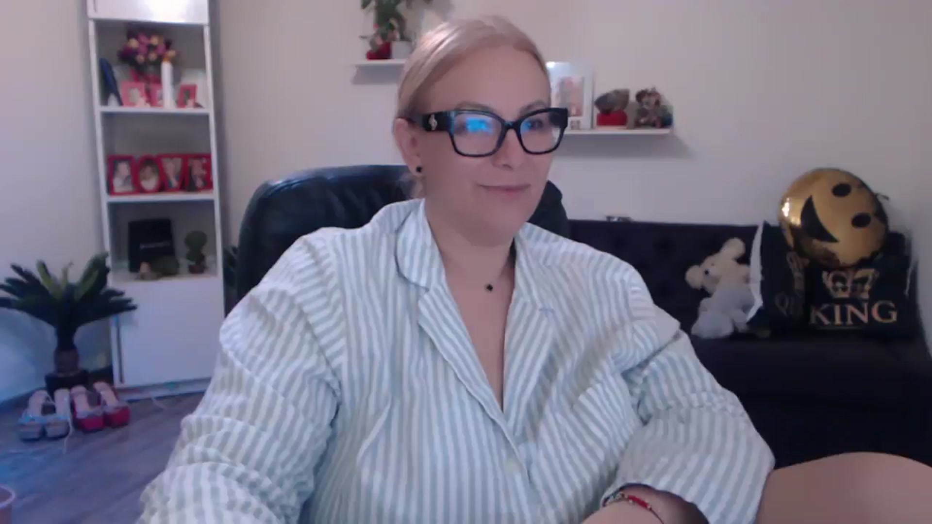 Gallery image thumbnail from A_baby_Boo's myfreecams stream on, 03/13/2025, 13:40 image 12 of 20