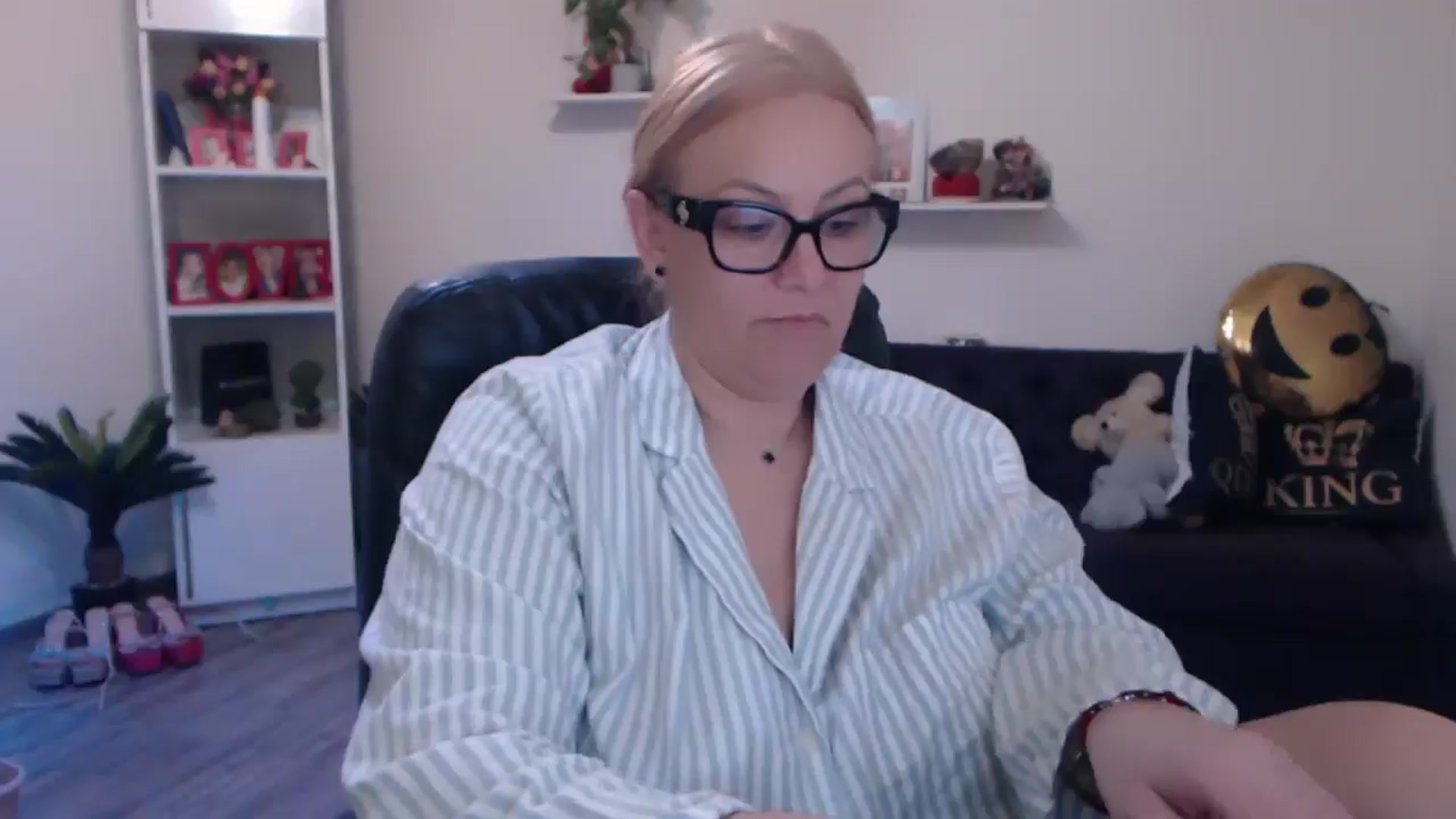Gallery image thumbnail from A_baby_Boo's myfreecams stream on, 03/13/2025, 13:40 image 9 of 20