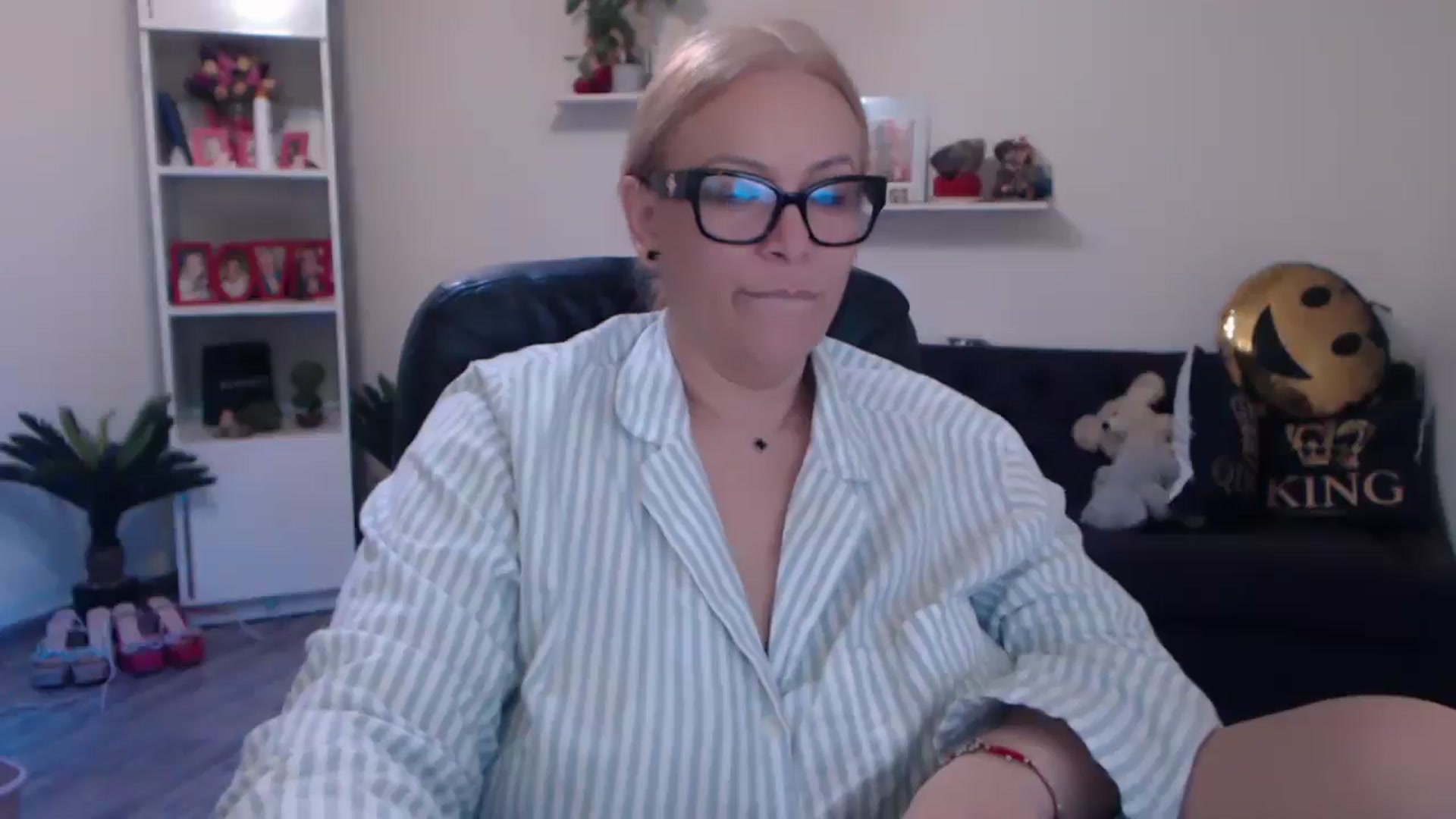 Gallery image thumbnail from A_baby_Boo's myfreecams stream on, 03/13/2025, 13:40 image 5 of 20