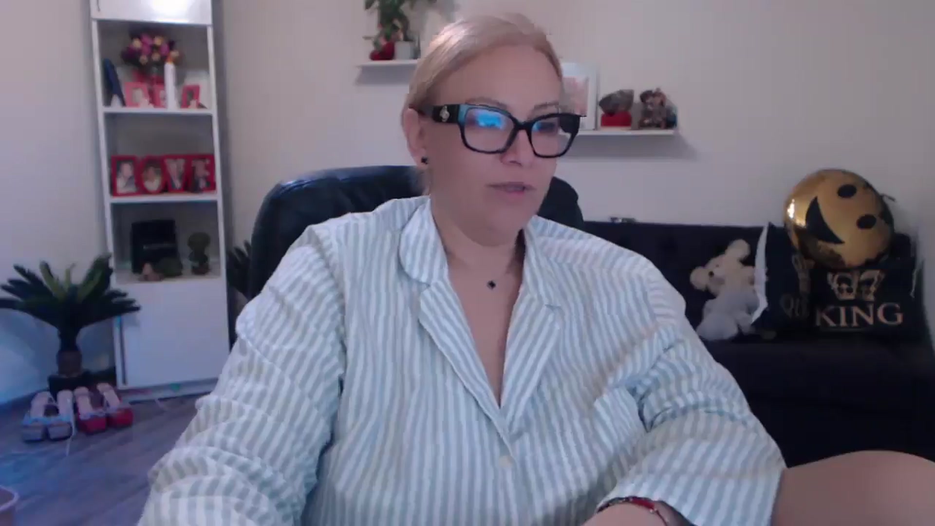 Gallery image thumbnail from A_baby_Boo's myfreecams stream on, 03/13/2025, 13:40 image 4 of 20