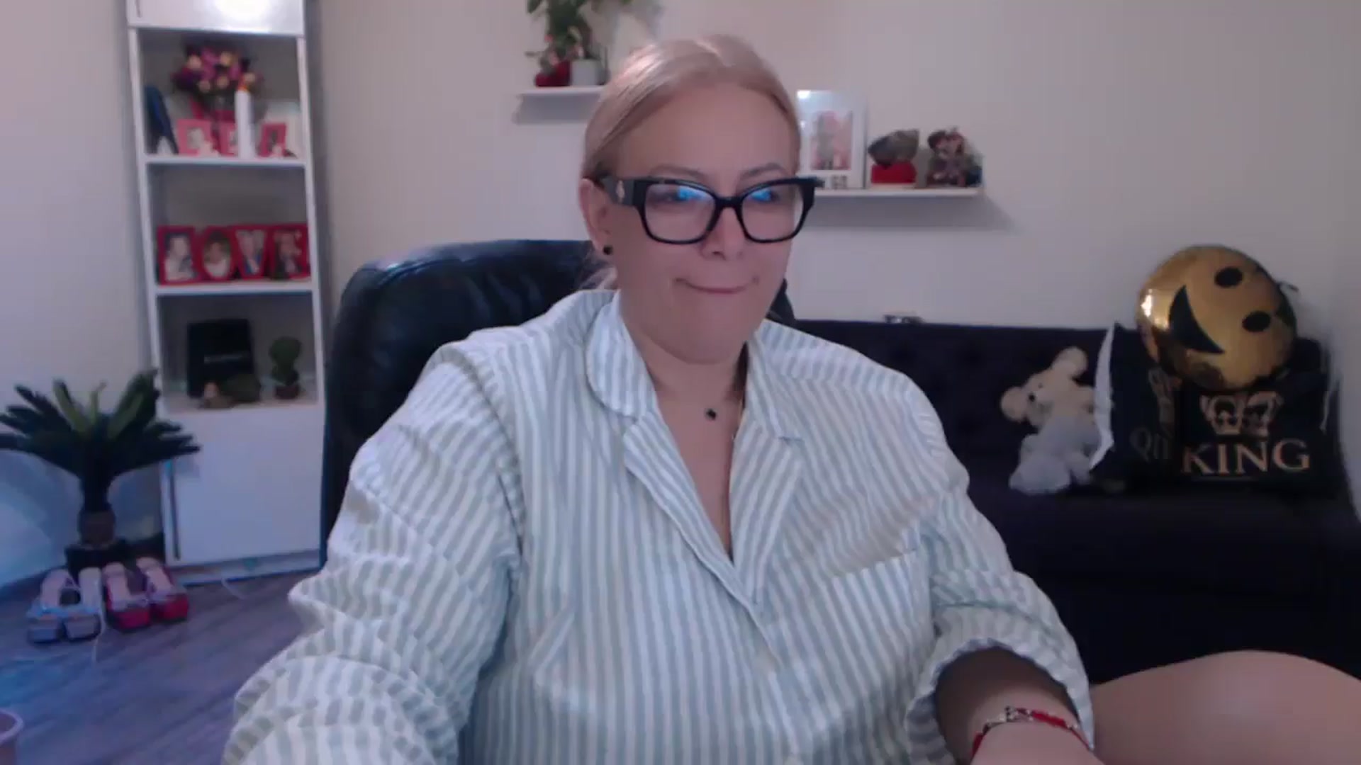 Gallery image thumbnail from A_baby_Boo's myfreecams stream on, 03/13/2025, 13:40 image 19 of 20