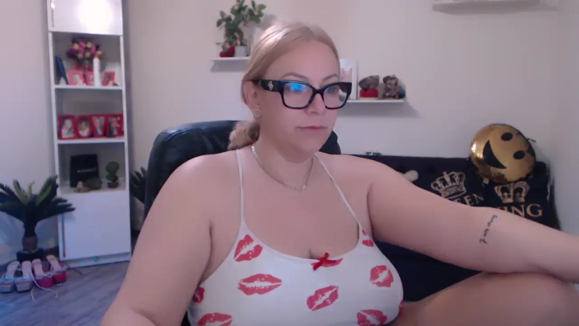 Gallery image thumbnail from A_baby_Boo's myfreecams stream on, 03/16/2025, 09:51 image 13 of 20
