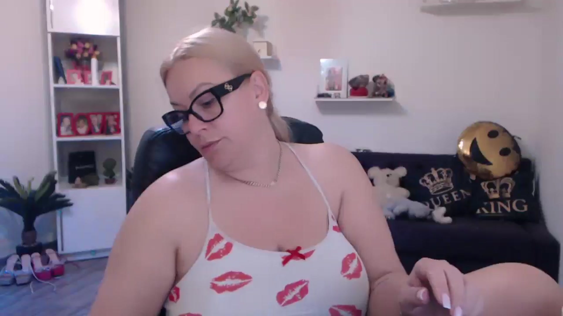 Gallery image thumbnail from A_baby_Boo's myfreecams stream on, 03/16/2025, 09:51 image 6 of 20