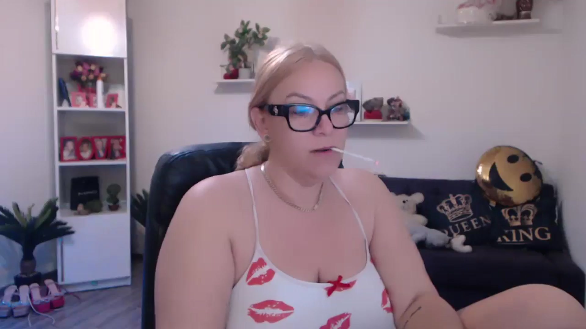 Gallery image thumbnail from A_baby_Boo's myfreecams stream on, 03/16/2025, 09:51 image 8 of 20