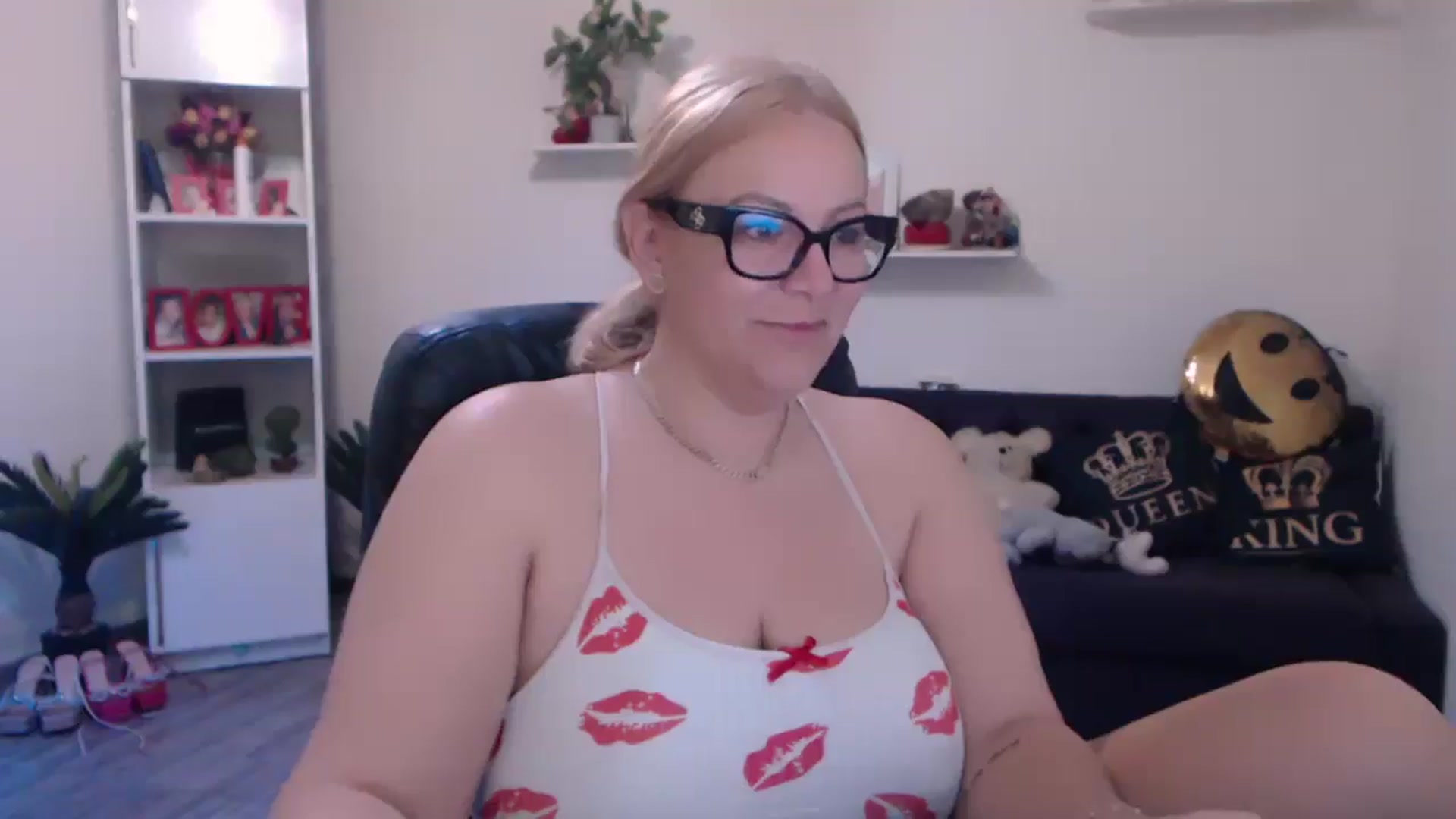 Gallery image thumbnail from A_baby_Boo's myfreecams stream on, 03/16/2025, 09:51 image 18 of 20