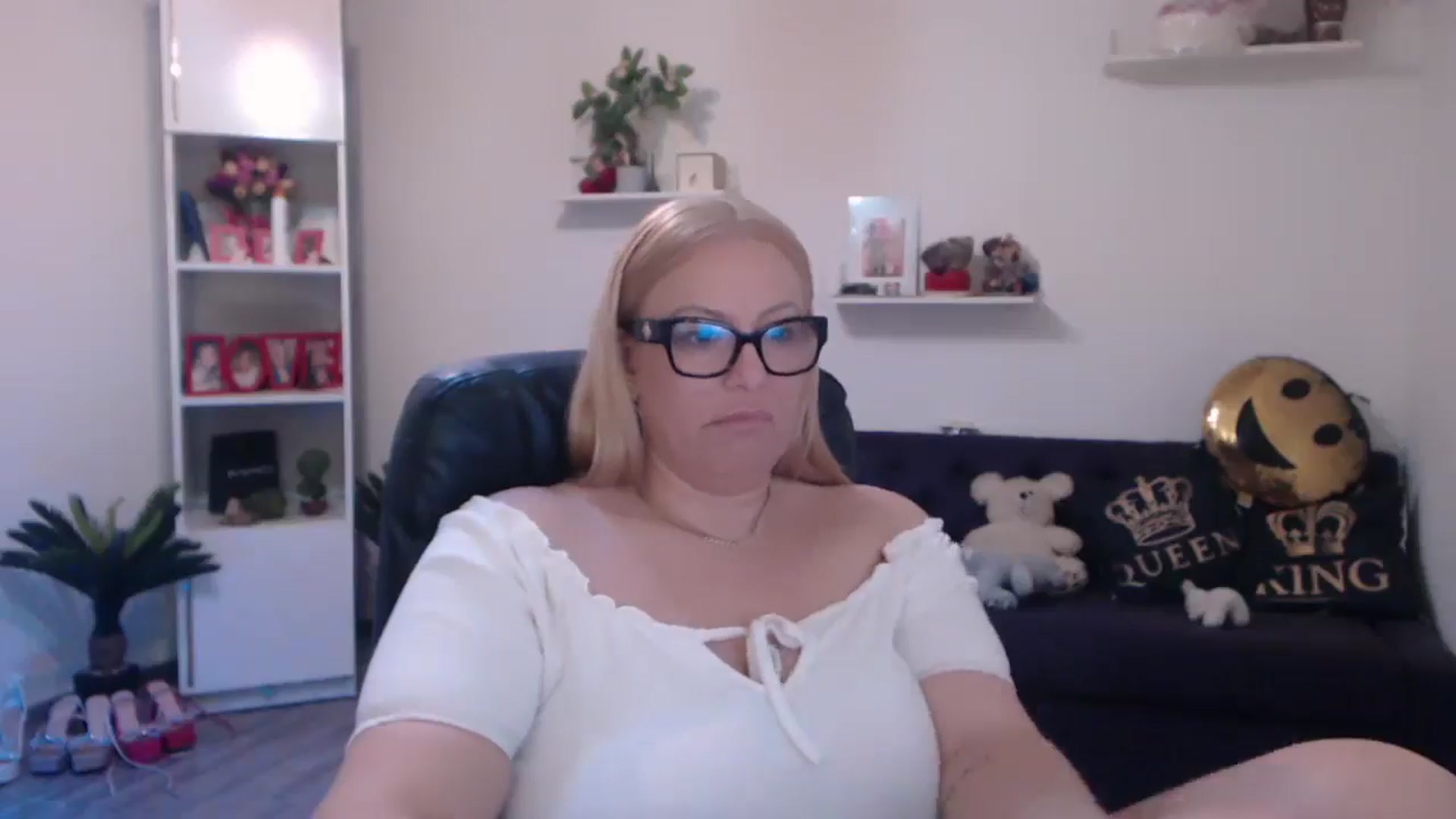 Gallery image thumbnail from A_baby_Boo's myfreecams stream on, 03/17/2025, 14:55 image 5 of 20