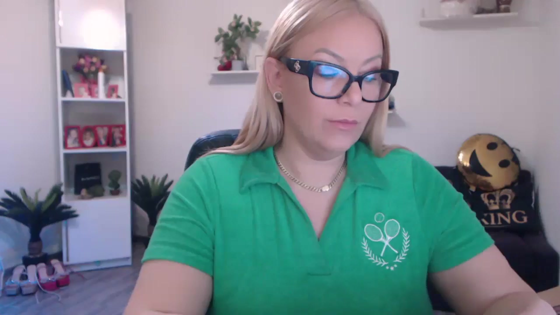 Gallery image thumbnail from A_baby_Boo's myfreecams stream on, 03/17/2025, 18:47 image 14 of 20