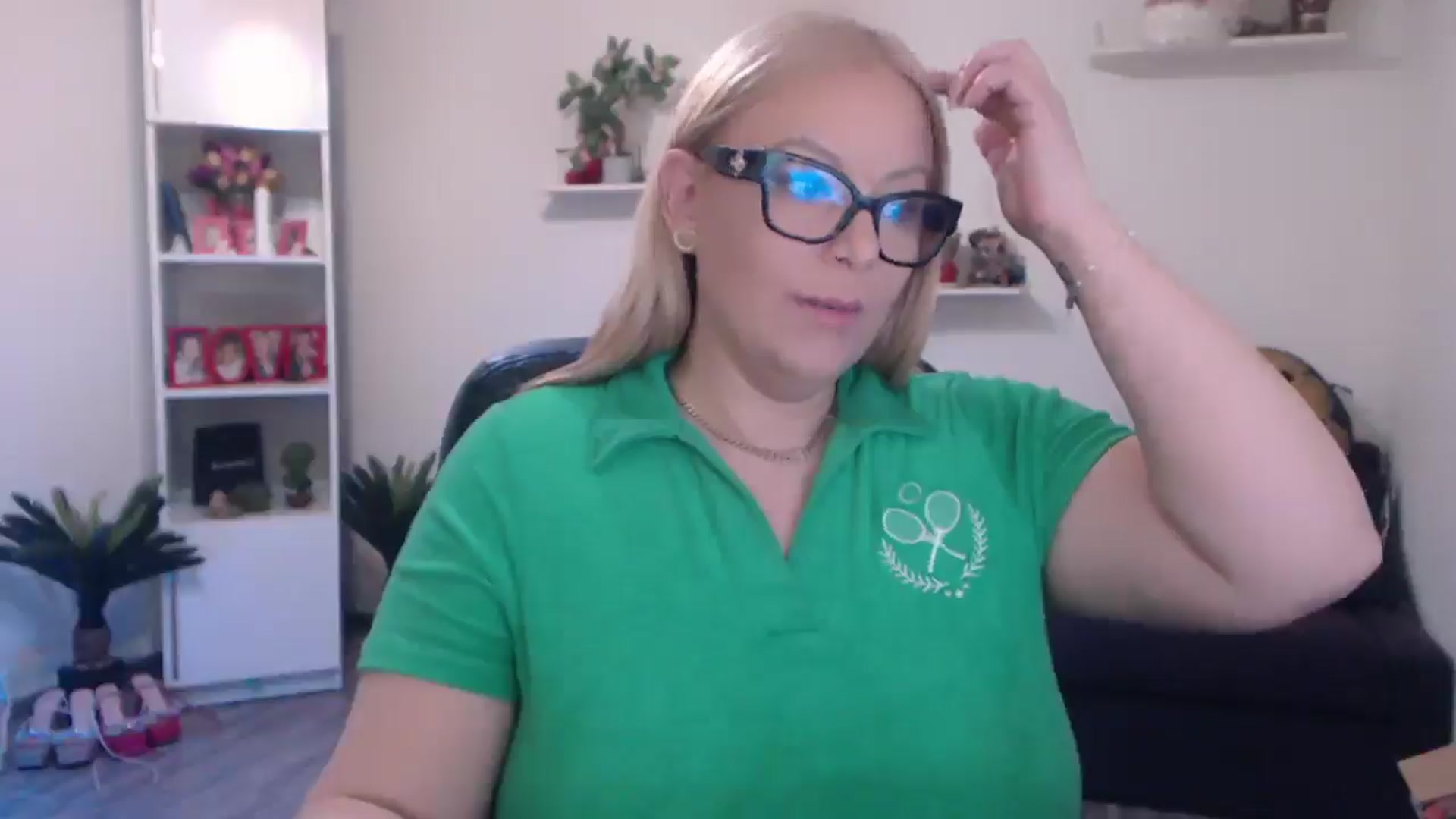Gallery image thumbnail from A_baby_Boo's myfreecams stream on, 03/17/2025, 18:47 image 13 of 20