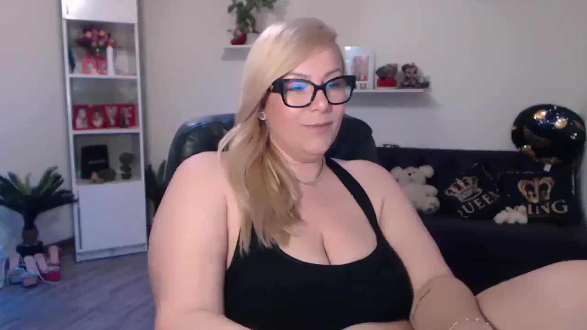 Gallery image thumbnail from A_baby_Boo's myfreecams stream on, 03/22/2025, 20:29 image 13 of 20