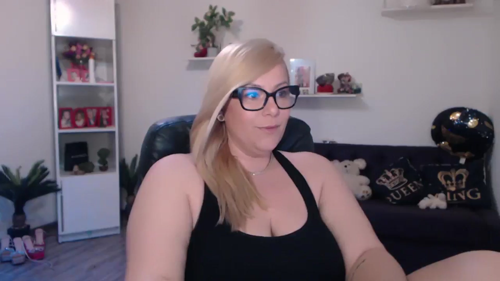 Gallery image thumbnail from A_baby_Boo's myfreecams stream on, 03/22/2025, 20:29 image 7 of 20