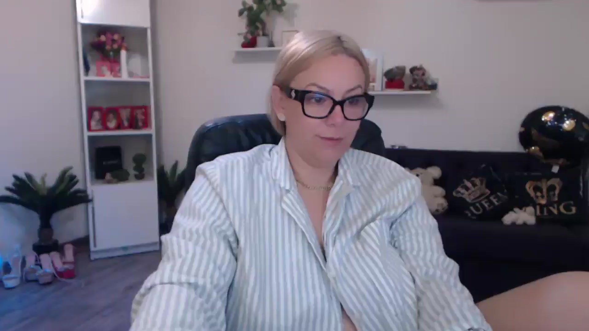 Gallery image thumbnail from A_baby_Boo's myfreecams stream on, 03/23/2025, 08:03 image 10 of 20