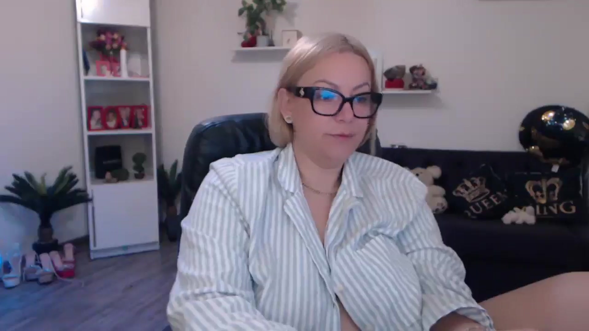 Gallery image thumbnail from A_baby_Boo's myfreecams stream on, 03/23/2025, 08:03 image 19 of 20