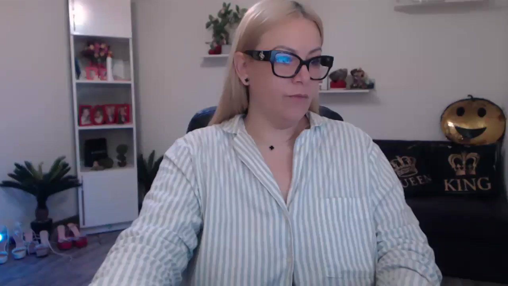 Gallery image thumbnail from A_baby_Boo's myfreecams stream on, 03/30/2025, 09:17 image 18 of 20
