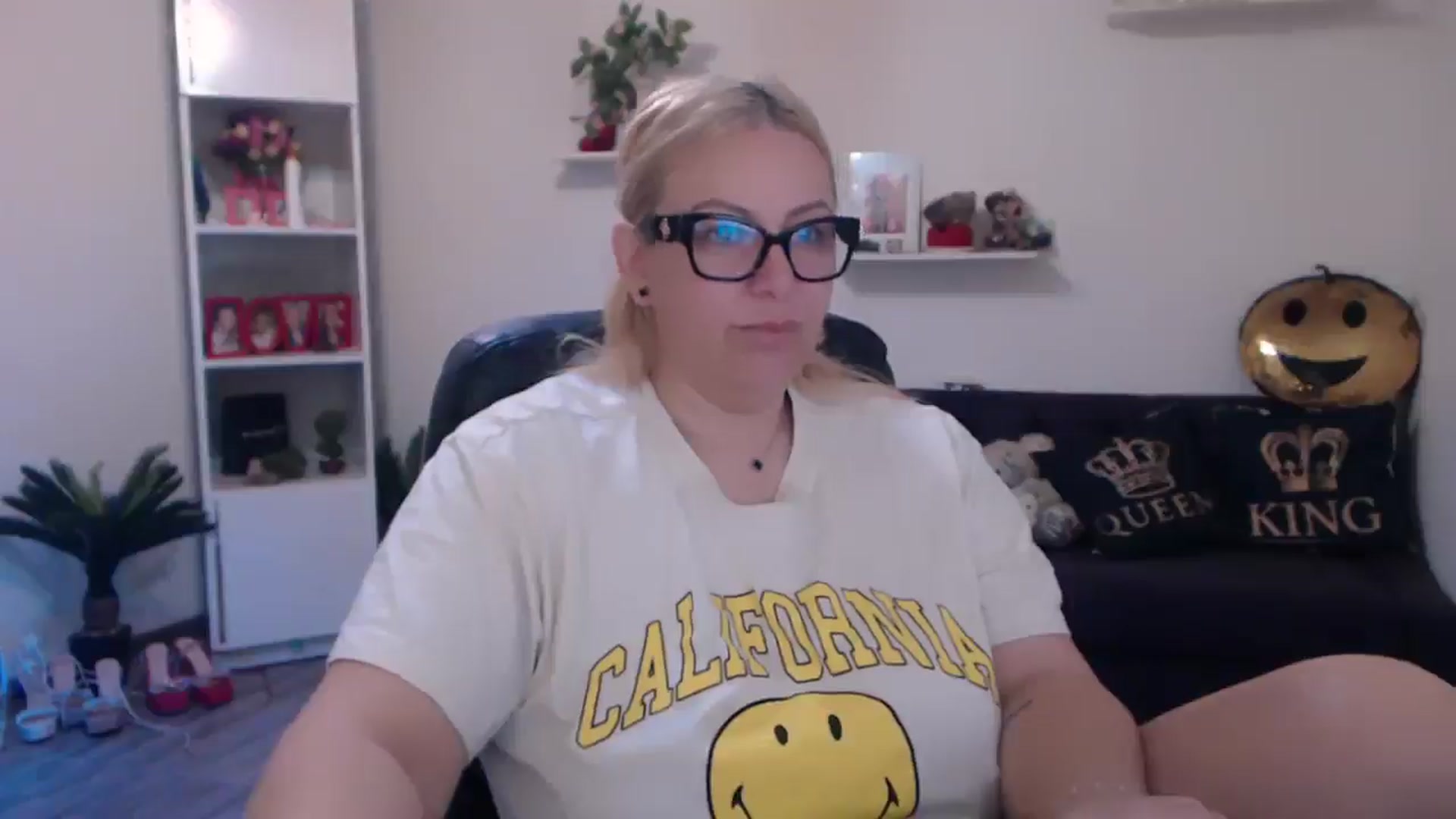 Gallery image thumbnail from A_baby_Boo's myfreecams stream on, 03/31/2025, 08:01 image 16 of 20