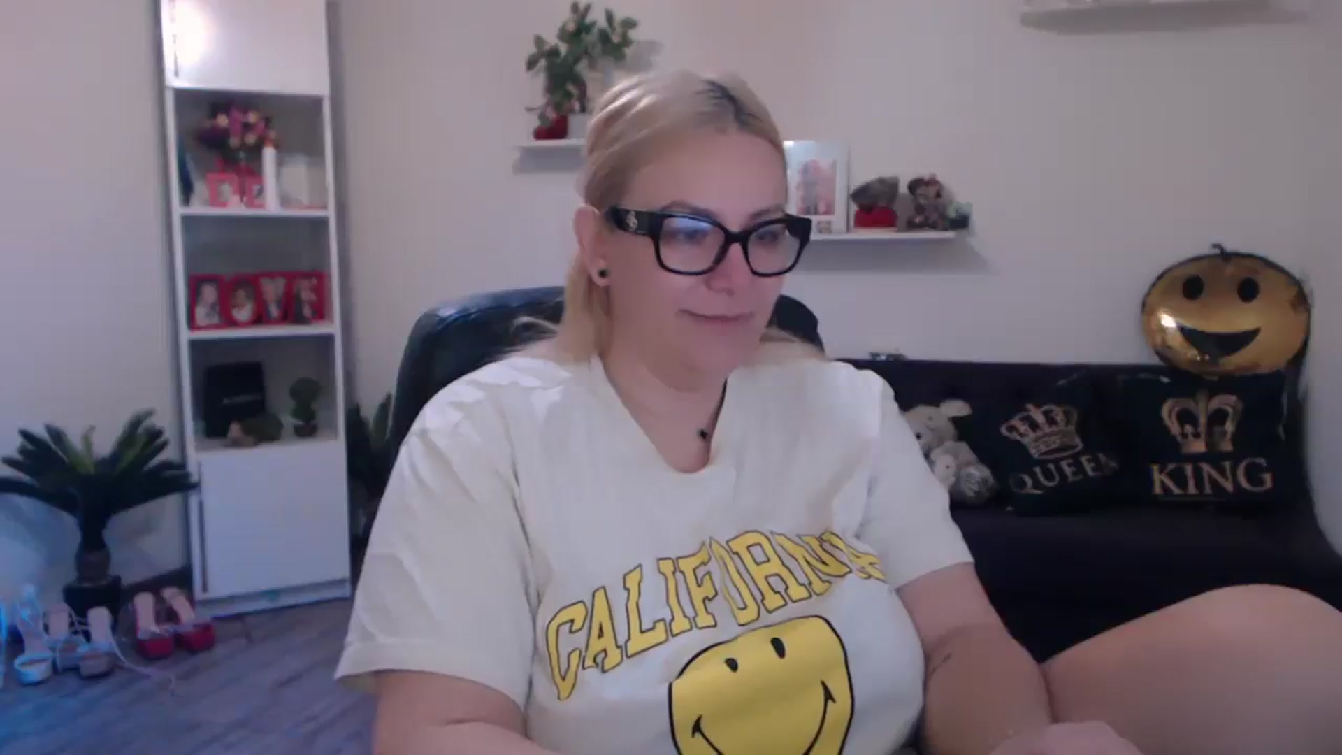 Gallery image thumbnail from A_baby_Boo's myfreecams stream on, 03/31/2025, 08:01 image 6 of 20