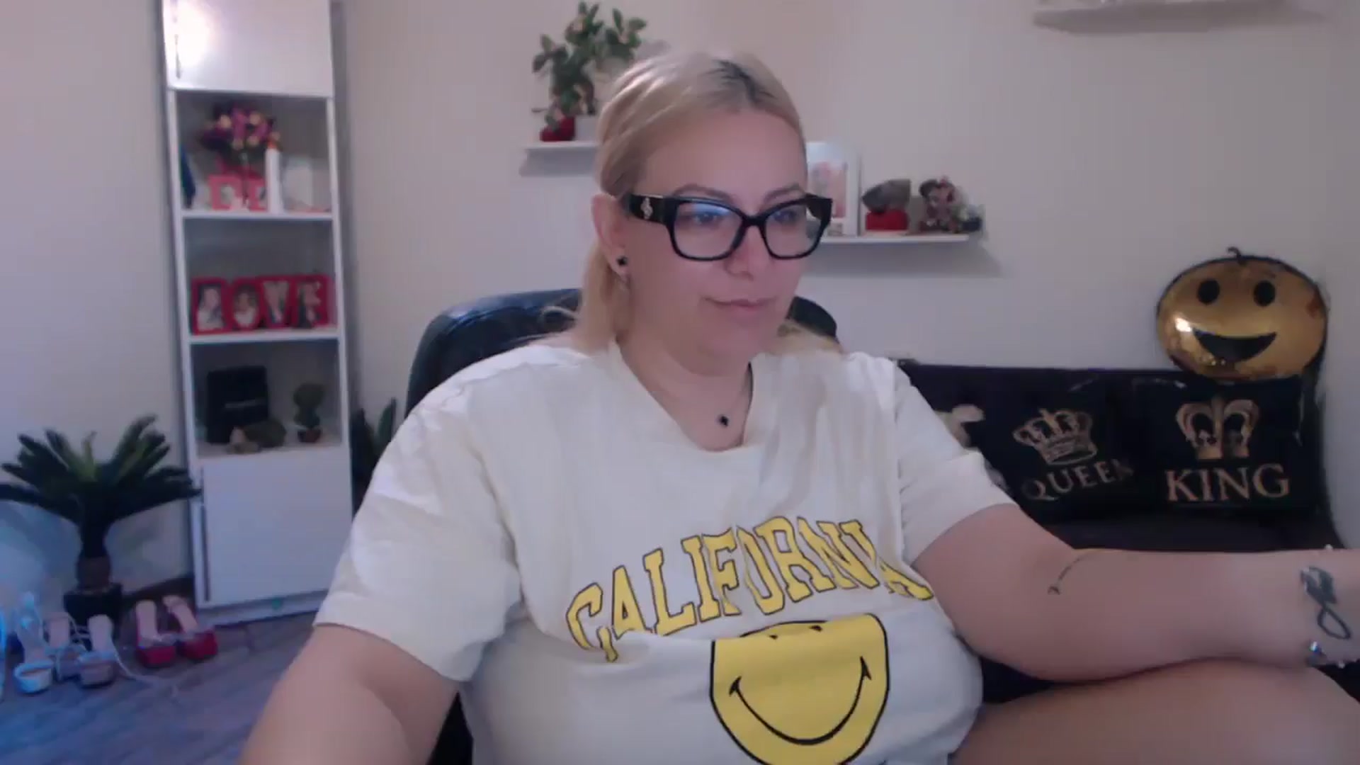Gallery image thumbnail from A_baby_Boo's myfreecams stream on, 03/31/2025, 08:01 image 2 of 20