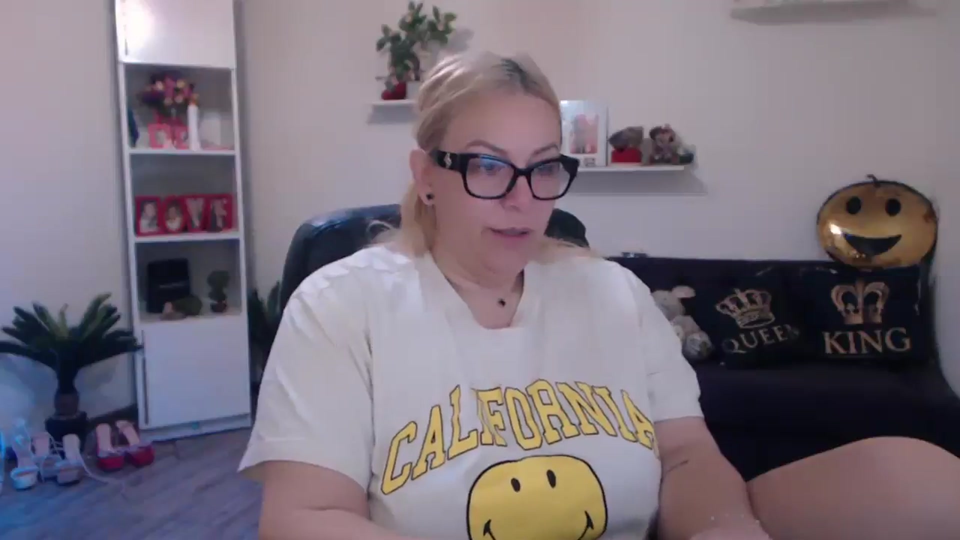 Gallery image thumbnail from A_baby_Boo's myfreecams stream on, 03/31/2025, 08:01 image 17 of 20