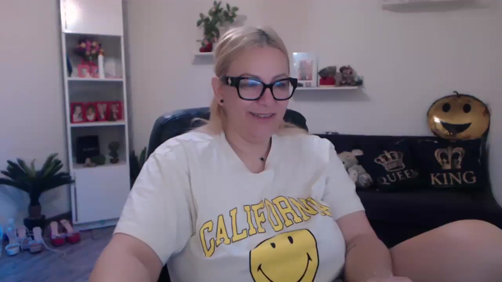 Gallery image thumbnail from A_baby_Boo's myfreecams stream on, 03/31/2025, 08:01 image 8 of 20