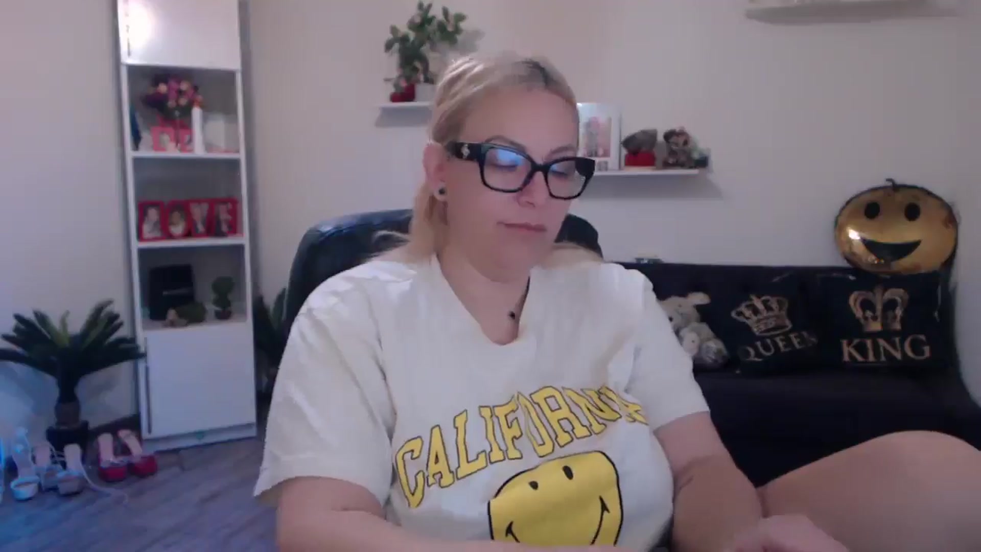 Gallery image thumbnail from A_baby_Boo's myfreecams stream on, 03/31/2025, 08:01 image 7 of 20