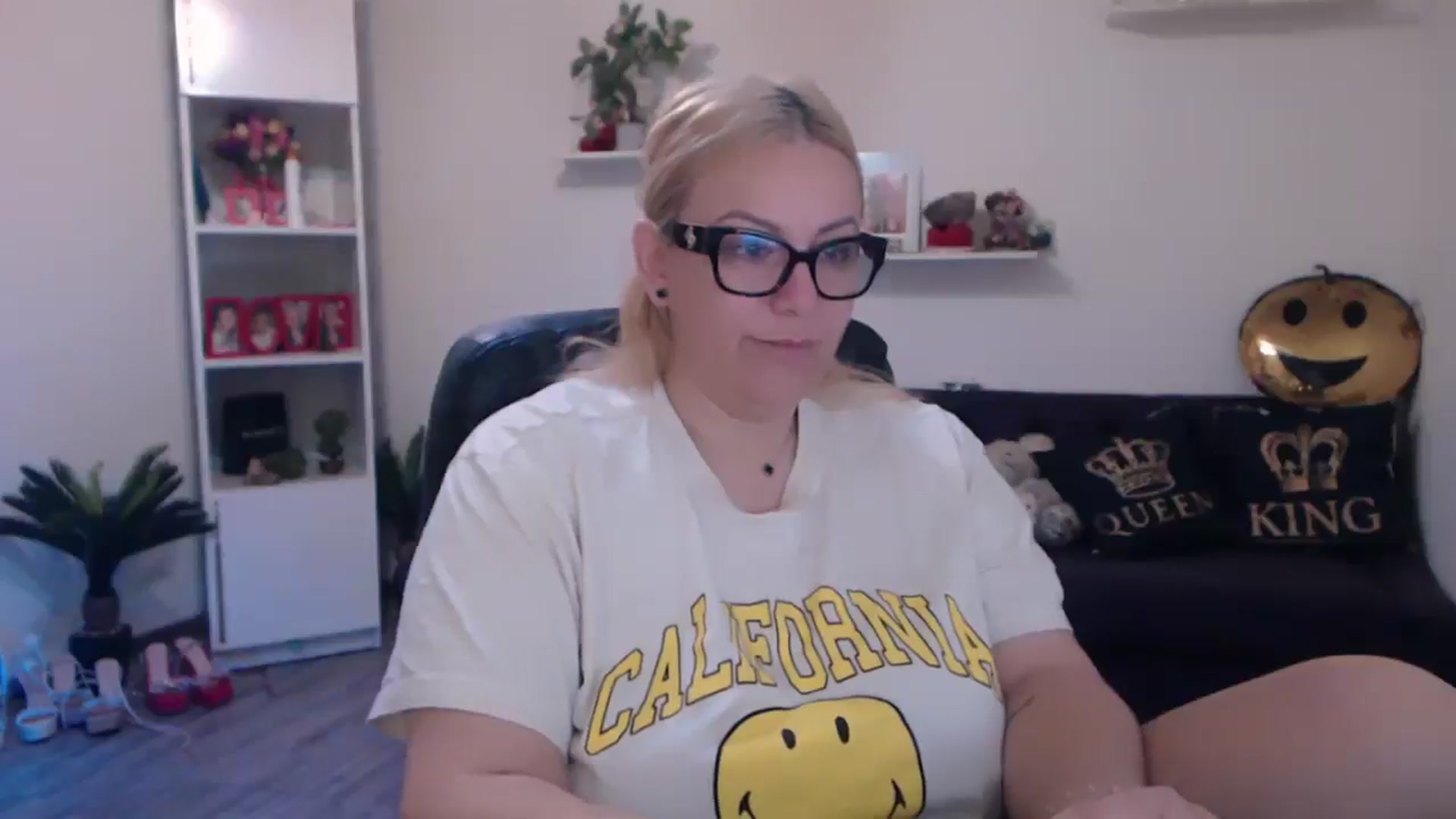 Gallery image thumbnail from A_baby_Boo's myfreecams stream on, 03/31/2025, 08:01 image 15 of 20
