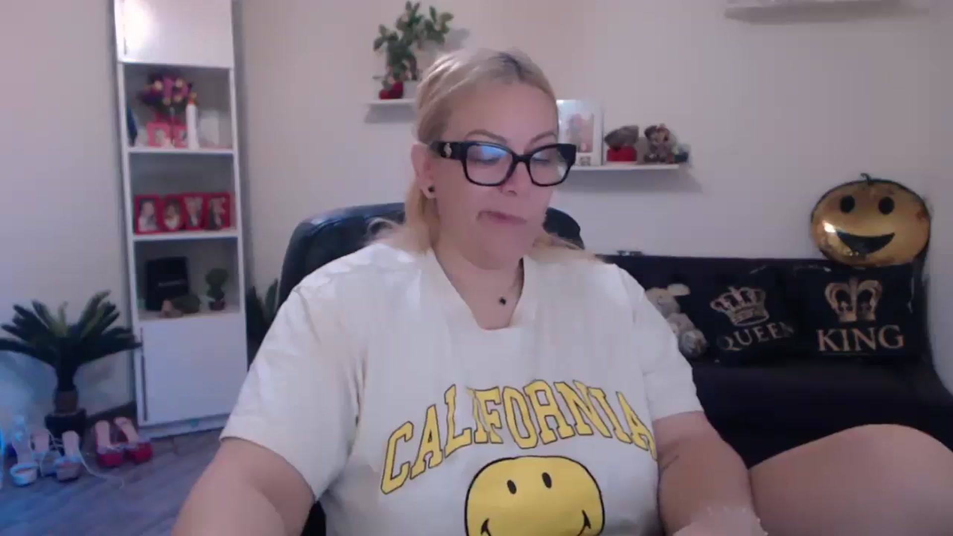 Gallery image thumbnail from A_baby_Boo's myfreecams stream on, 03/31/2025, 08:01 image 10 of 20