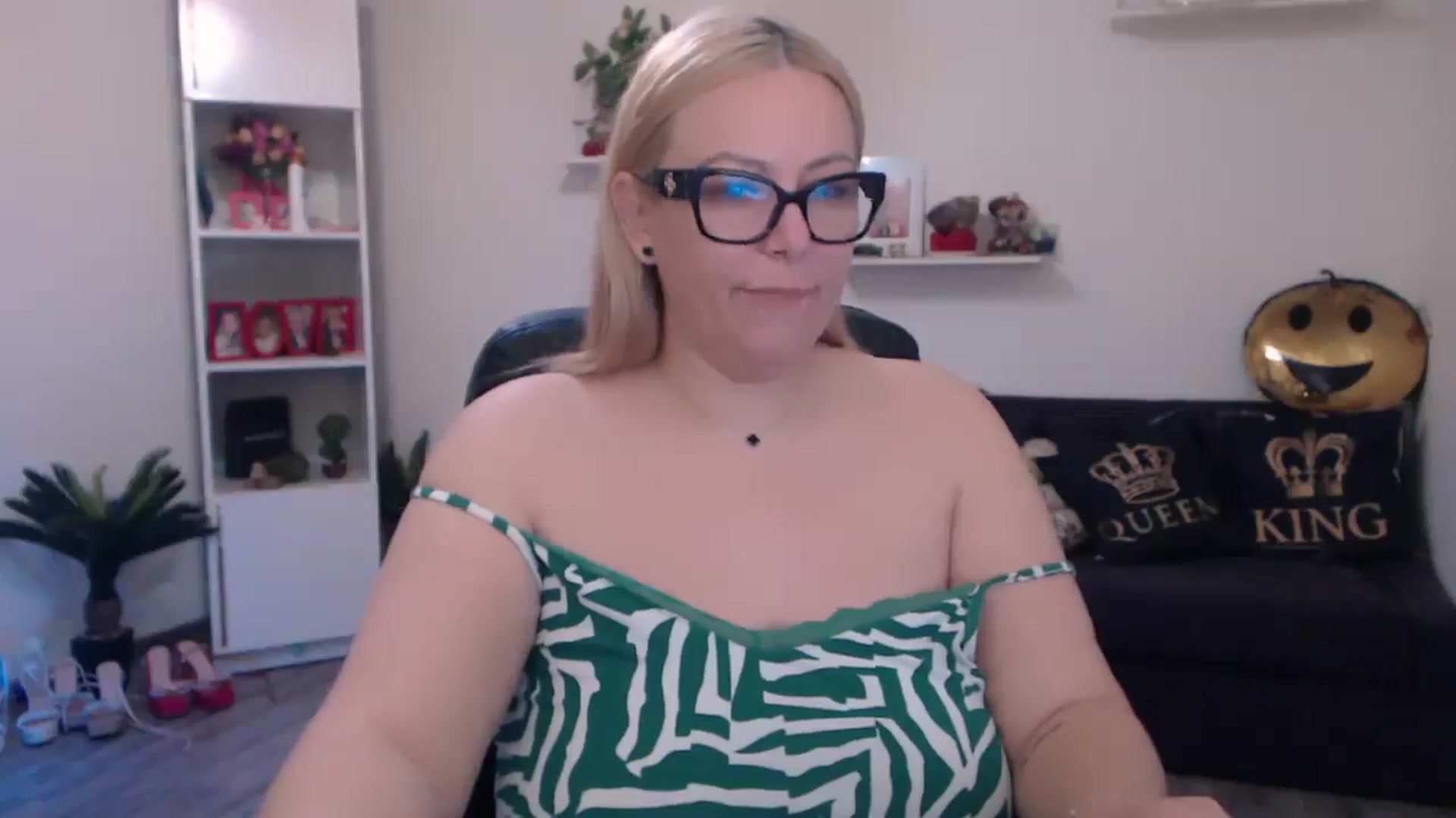 Gallery image thumbnail from A_baby_Boo's myfreecams stream on, 04/01/2025, 09:24 image 2 of 20