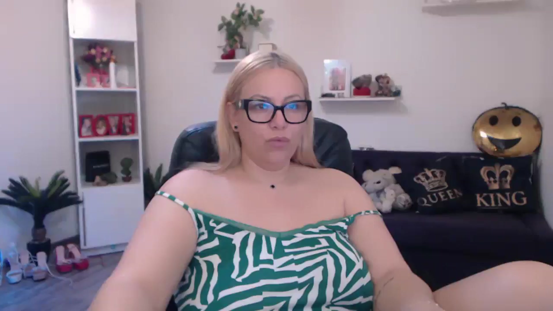 Gallery image thumbnail from A_baby_Boo's myfreecams stream on, 04/01/2025, 09:24 image 15 of 20