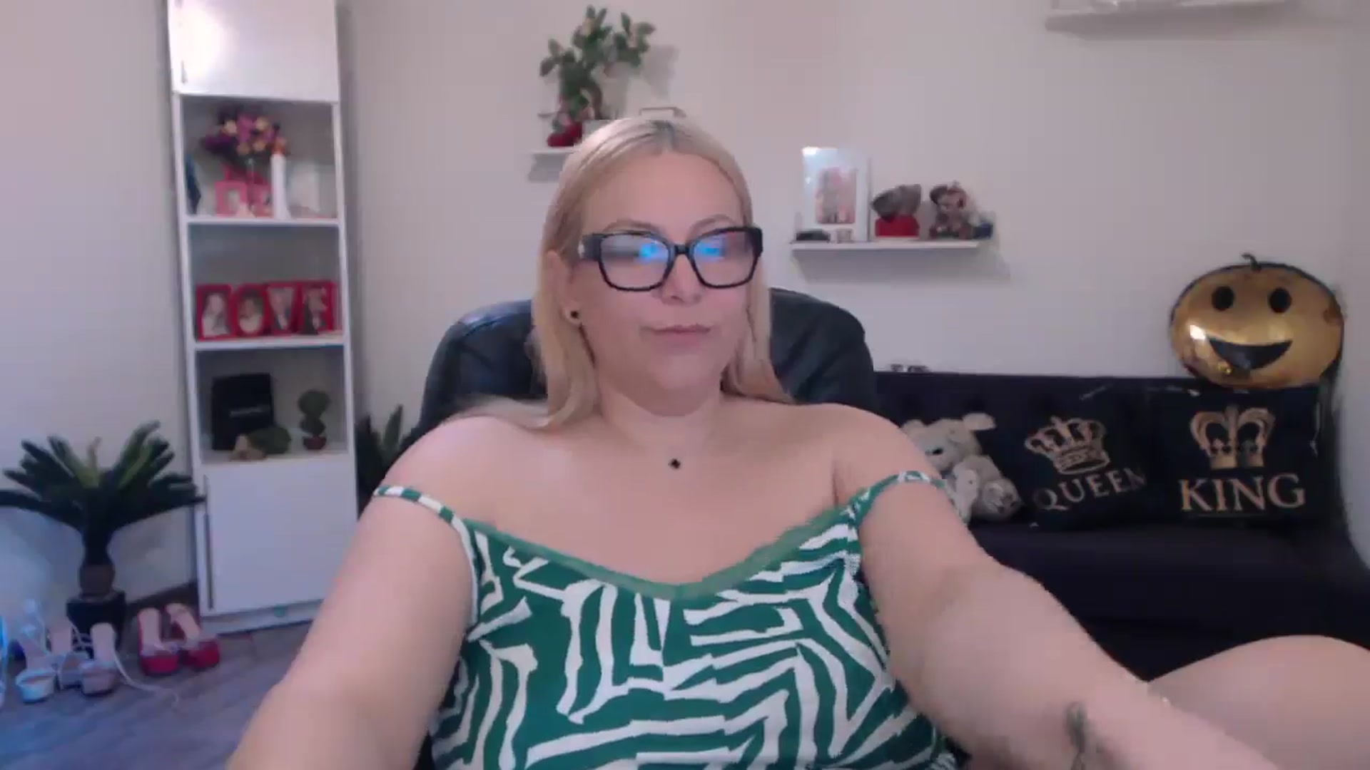 Gallery image thumbnail from A_baby_Boo's myfreecams stream on, 04/01/2025, 09:24 image 13 of 20