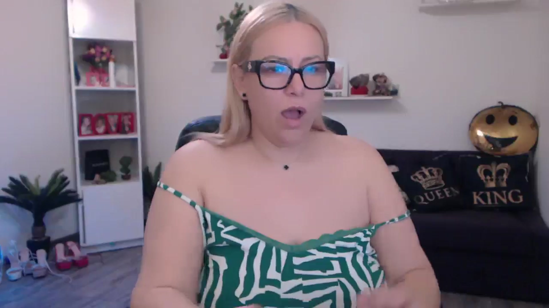 Gallery image thumbnail from A_baby_Boo's myfreecams stream on, 04/01/2025, 09:24 image 9 of 20