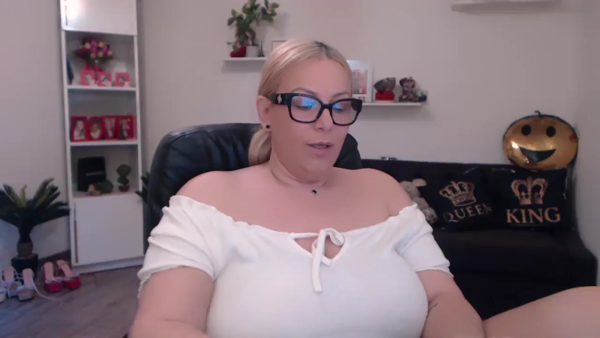 Gallery image thumbnail from A_baby_Boo's myfreecams stream on, 04/01/2025, 14:17 image 20 of 20