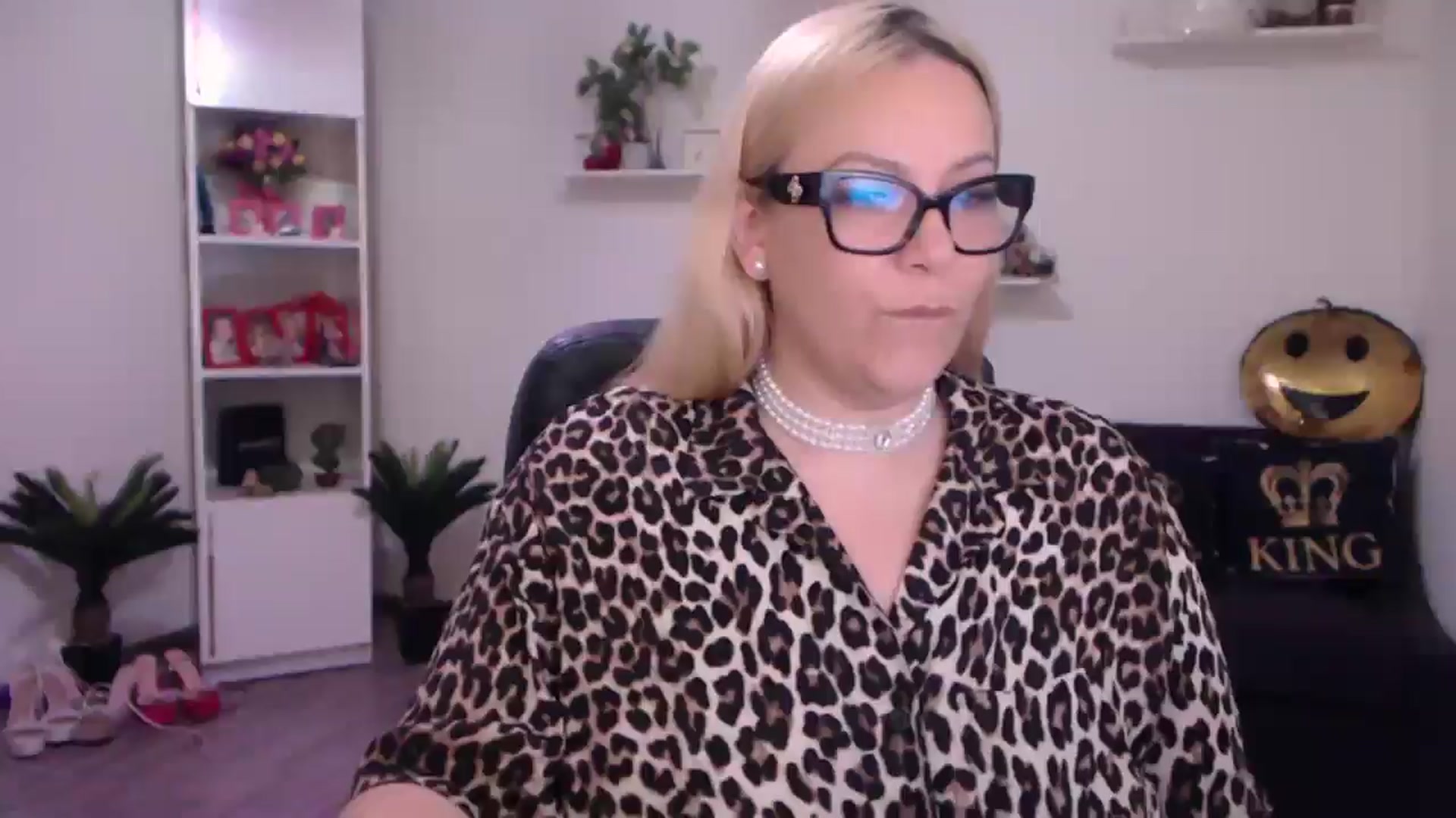 Gallery image thumbnail from A_baby_Boo's myfreecams stream on, 04/24/2025, 14:05 image 20 of 20