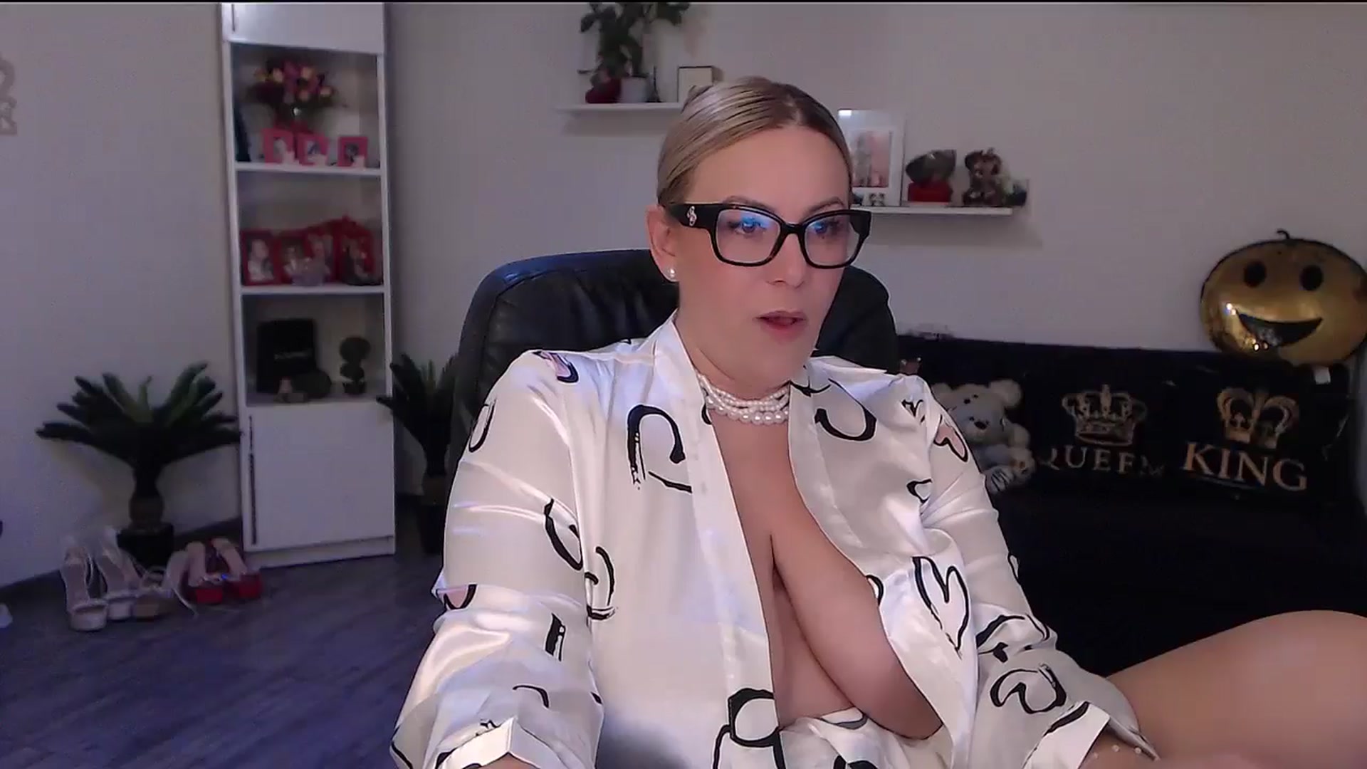 Gallery image thumbnail from A_baby_Boo's myfreecams stream on, 05/12/2025, 18:14 image 2 of 20
