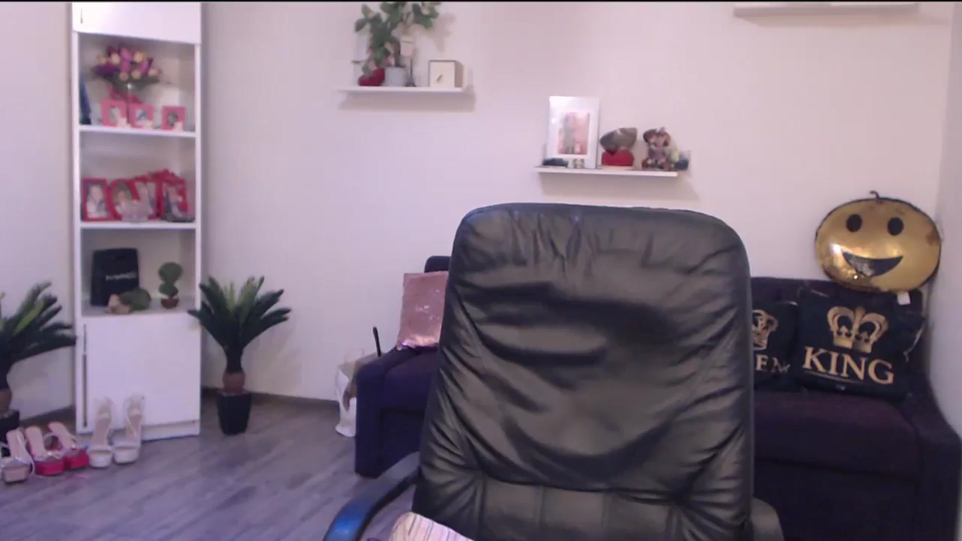 Gallery image thumbnail from A_baby_Boo's myfreecams stream on, 05/20/2025, 12:52 image 14 of 20