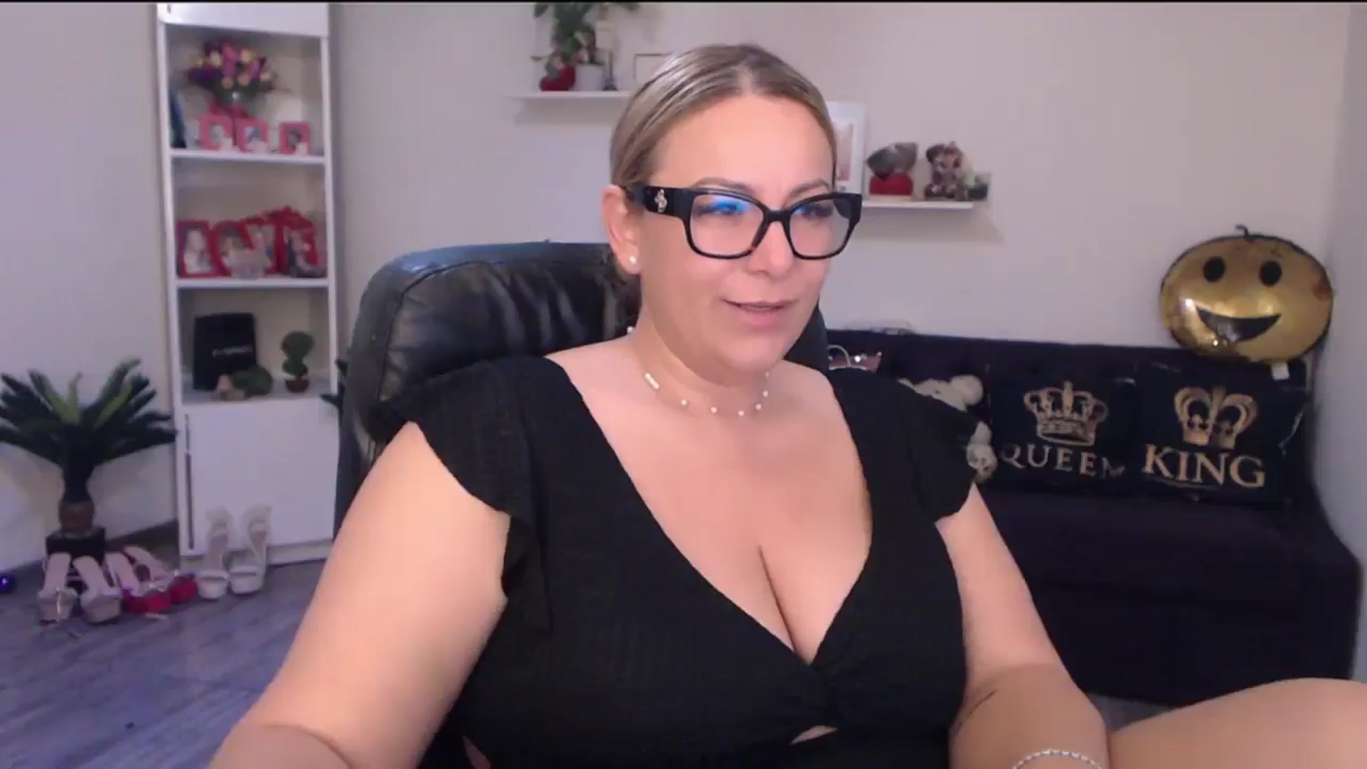 Gallery image thumbnail from A_baby_Boo's myfreecams stream on, 05/30/2025, 18:25 image 7 of 20