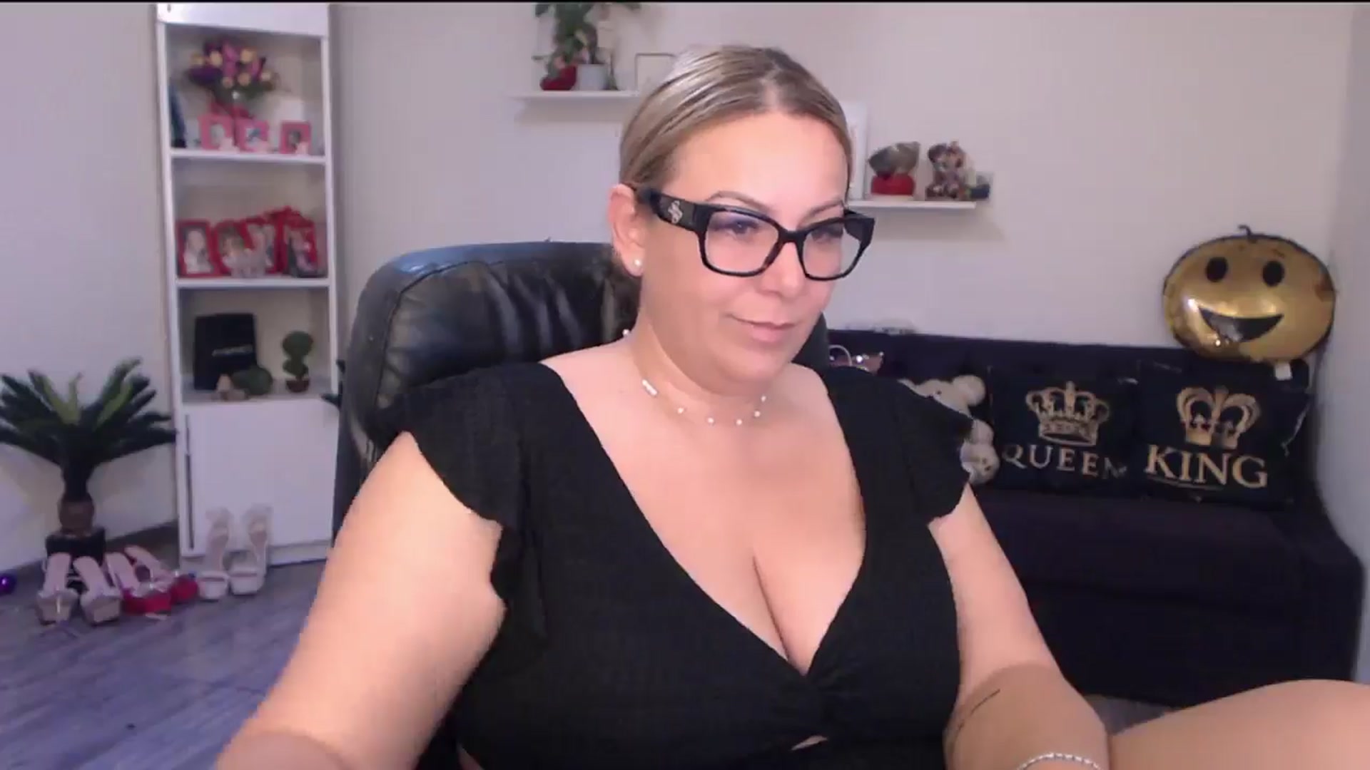 Gallery image thumbnail from A_baby_Boo's myfreecams stream on, 05/30/2025, 18:25 image 8 of 20
