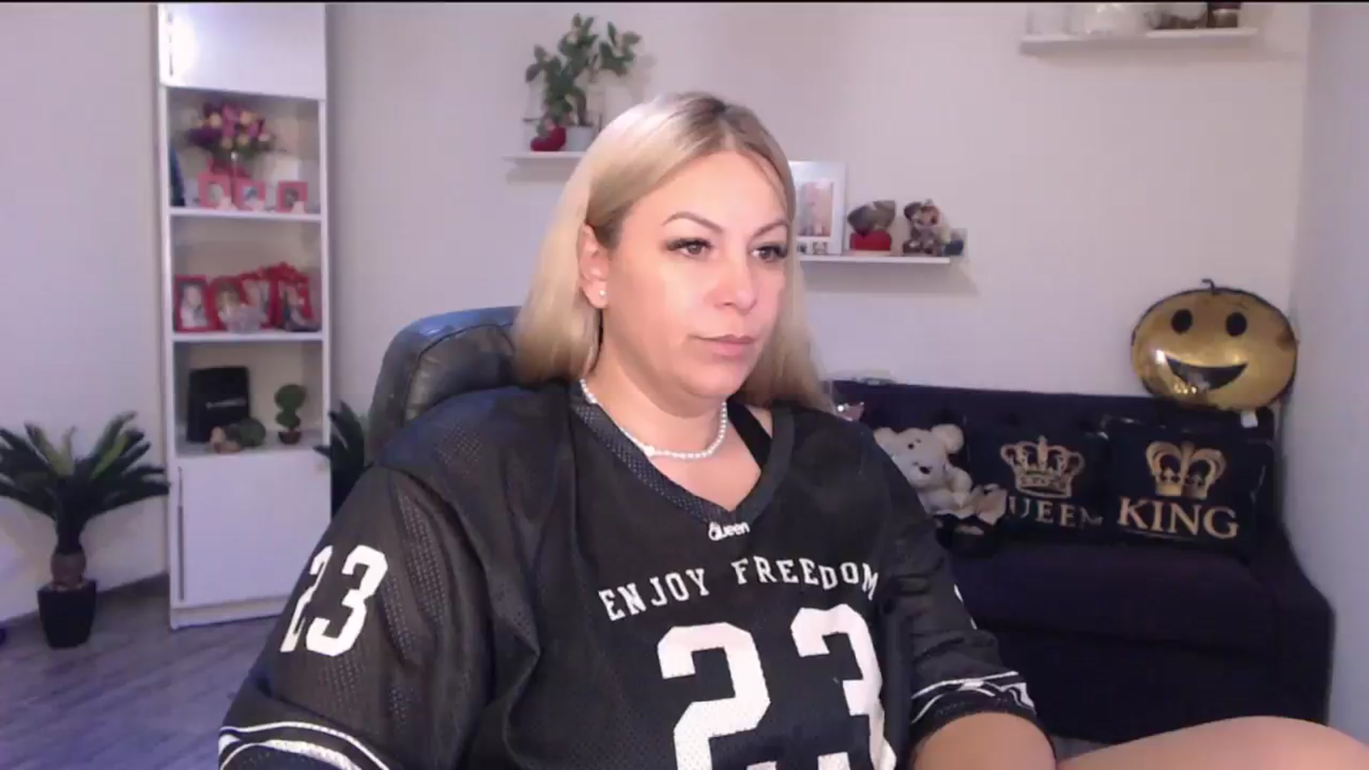 Gallery image thumbnail from A_baby_Boo's myfreecams stream on, 06/02/2025, 15:55 image 17 of 20