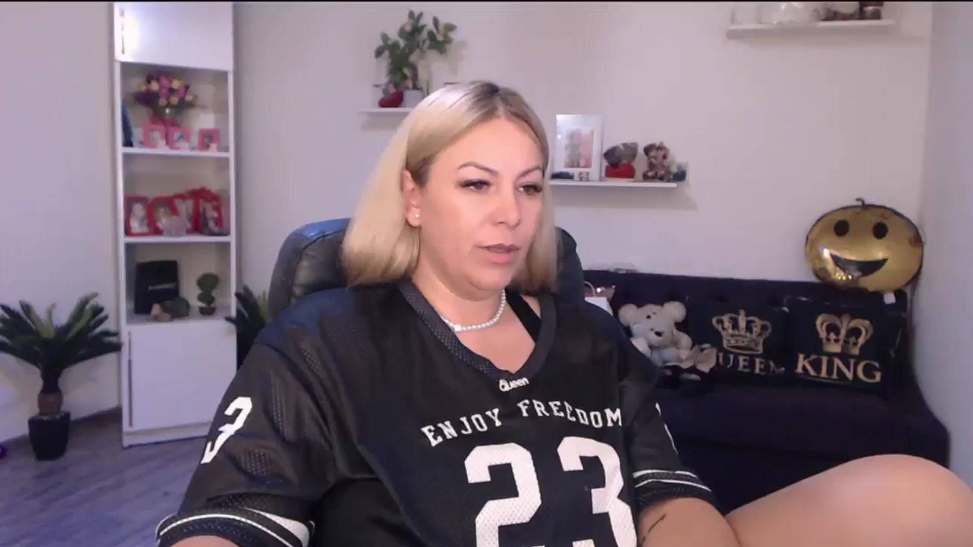 Gallery image thumbnail from A_baby_Boo's myfreecams stream on, 06/02/2025, 15:55 image 3 of 20