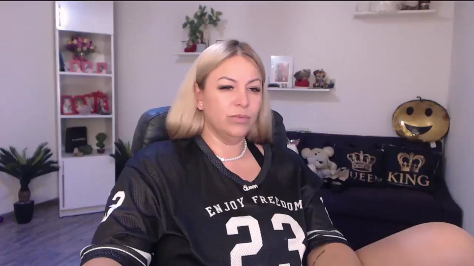Gallery image thumbnail from A_baby_Boo's myfreecams stream on, 06/02/2025, 15:55 image 4 of 20