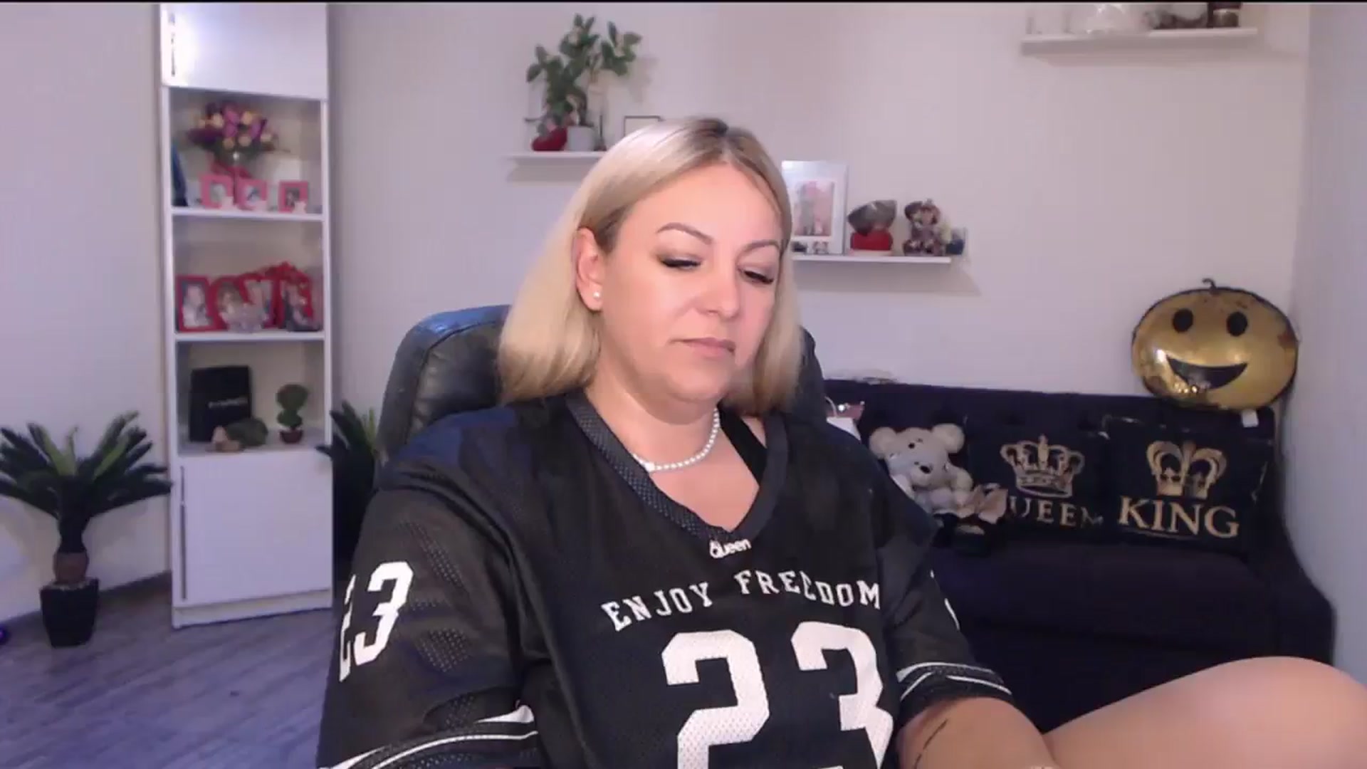 Gallery image thumbnail from A_baby_Boo's myfreecams stream on, 06/02/2025, 15:55 image 2 of 20