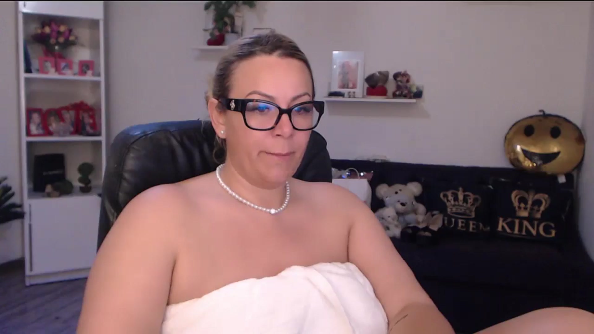 Gallery image thumbnail from A_baby_Boo's myfreecams stream on, 06/03/2025, 17:50 image 11 of 20