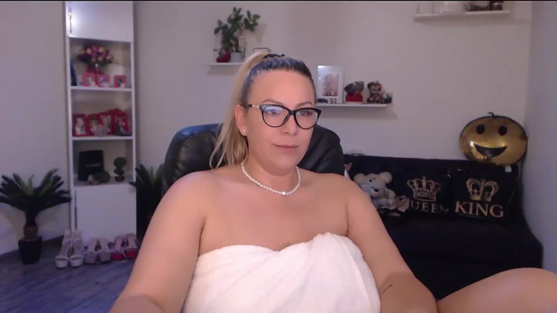 Gallery image thumbnail from A_baby_Boo's myfreecams stream on, 06/08/2025, 13:54 image 7 of 20