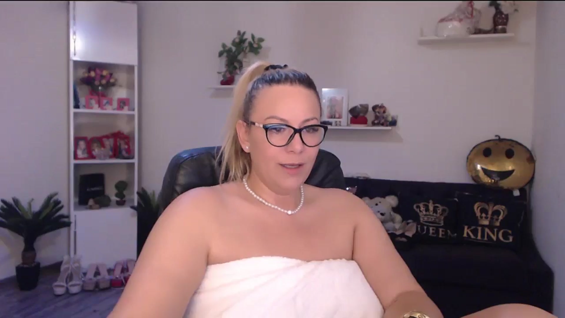 Gallery image thumbnail from A_baby_Boo's myfreecams stream on, 06/08/2025, 13:54 image 2 of 20